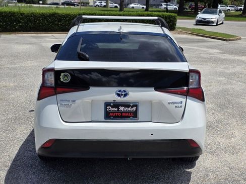 Used 2019 Toyota Prius XLE image 3