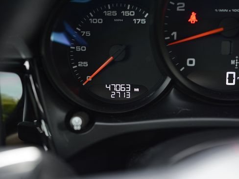 Certified 2020 Porsche Macan AWD/4WD image 18