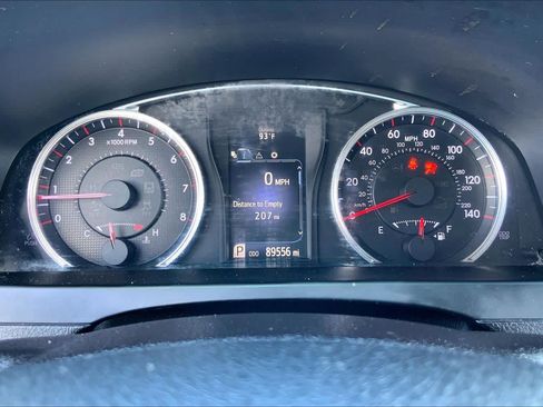 Used 2017 Toyota Camry SE FWD image 25