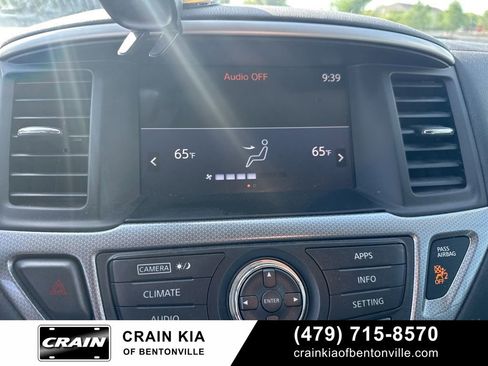 Used 2017 Nissan Pathfinder SL AWD/4WD image 21