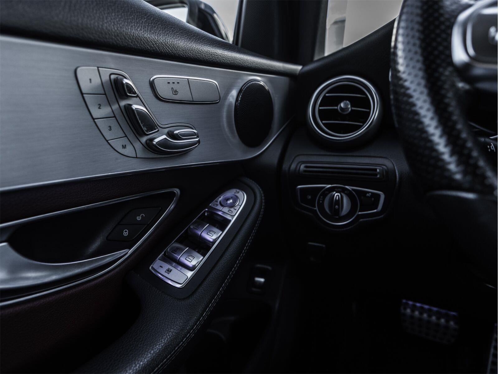 Used 2022 Mercedes-Benz GLC 300 image 18
