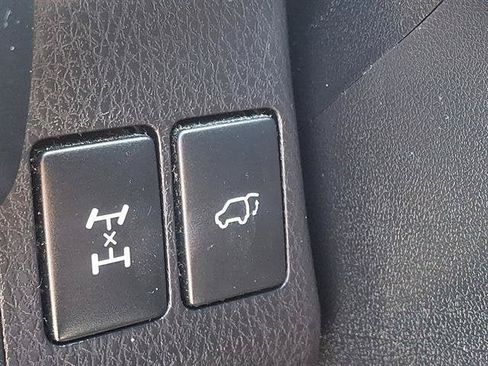 Used 2015 Toyota RAV4 XLE AWD/4WD image 25