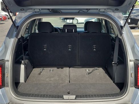 Used 2023 Kia Sorento LX image 25