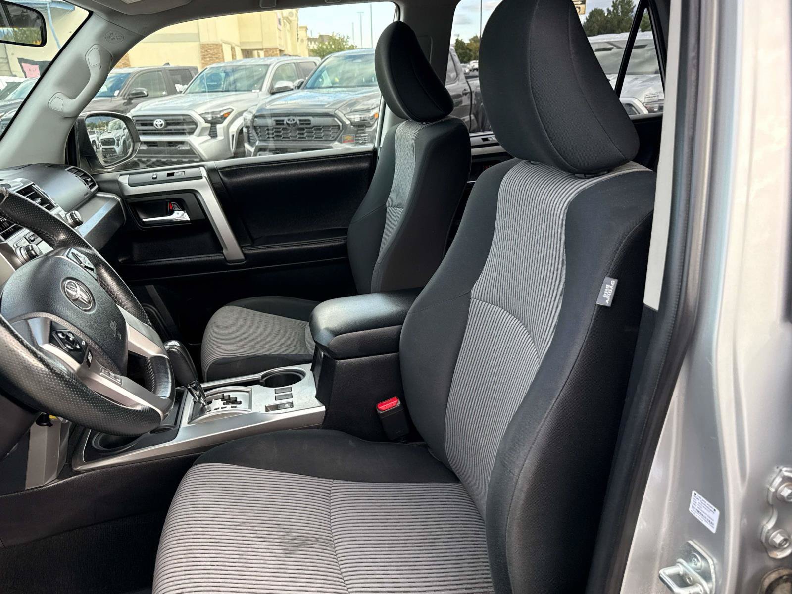 Used 2016 Toyota 4Runner SR5 AWD/4WD image 11