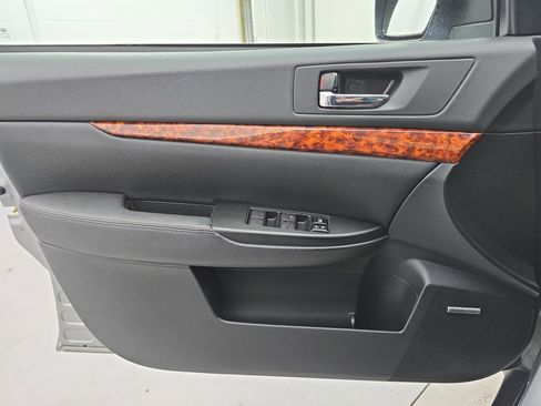 Used 2011 Subaru Outback 3.6R Limited image 25
