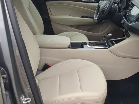 Used 2018 Buick Regal Essence w/ Driver Confidence Package #1 FWD image 21