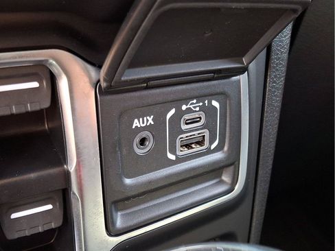 Used 2025 Jeep Gladiator Sport AWD/4WD image 23
