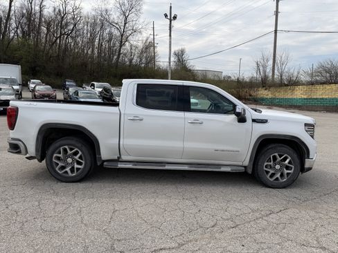 Used 2024 GMC Sierra 1500 SLT w/ SLT Premium Plus Package image 8