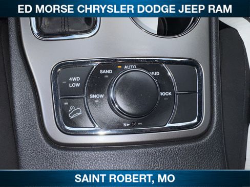 Used 2019 Jeep Grand Cherokee Laredo AWD/4WD image 22