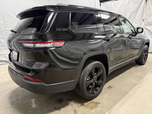 Used 2023 Jeep Grand Cherokee L Laredo AWD/4WD image 5