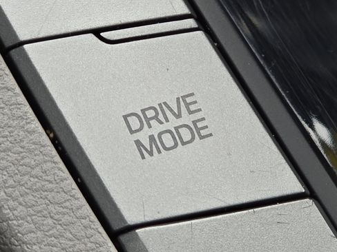 Used 2019 Hyundai Elantra SE image 9