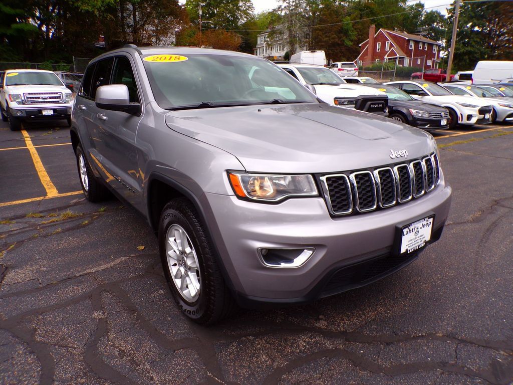 Certified 2018 Jeep Grand Cherokee Laredo AWD/4WD image 3