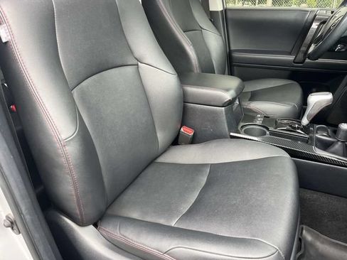 Used 2020 Toyota 4Runner TRD Off-Road Premium w/ Moonroof Package AWD/4WD image 28