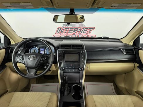 Used 2017 Toyota Camry LE FWD image 11