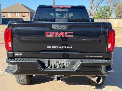 Used 2023 GMC Sierra 2500 Denali w/ Denali Black Diamond Edition AWD/4WD image 5