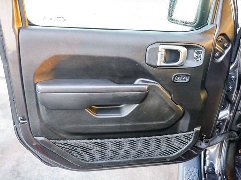 Used 2024 Jeep Wrangler Unlimited image 22