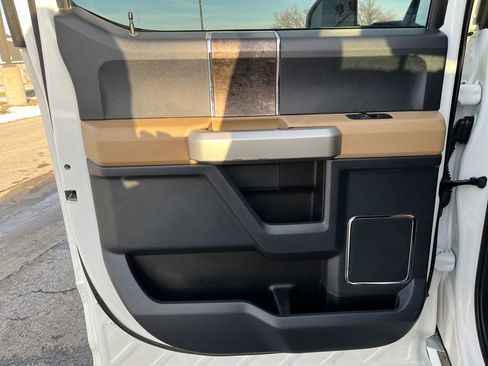 Used 2022 Ford F250 Lariat w/ Chrome Package image 26