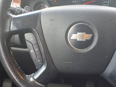 Used 2008 Chevrolet Suburban LT w/ LT Preferred Equipment Group AWD/4WD image 11