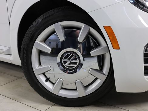 Used 2019 Volkswagen Beetle 2.0T SE FWD image 12