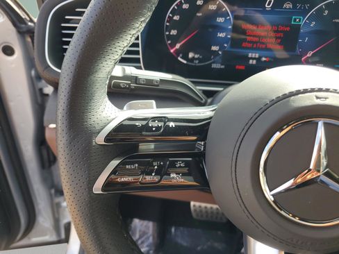 Certified 2025 Mercedes-Benz GLS 450 4MATIC image 28