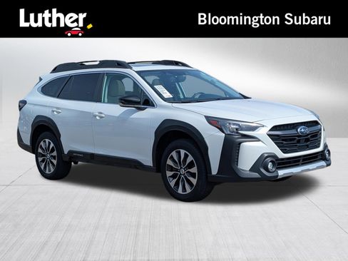Used 2025 Subaru Outback Limited AWD/4WD image 1
