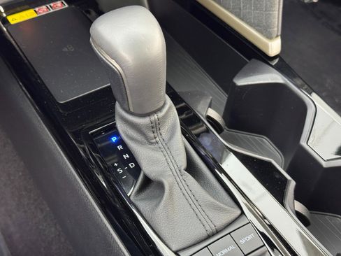 Used 2025 Toyota Camry XLE w/ Premium Plus Package image 30