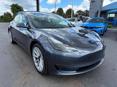 Used 2023 Tesla Model 3 Standard Range RWD image 3