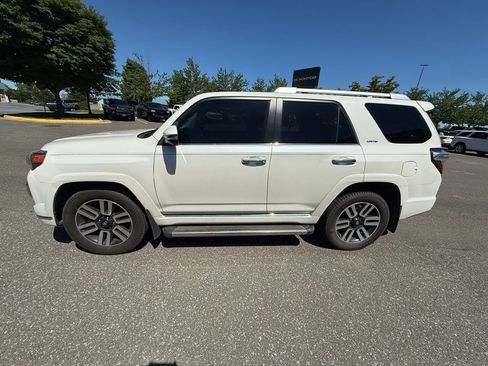 Used 2017 Toyota 4Runner Limited AWD/4WD image 4