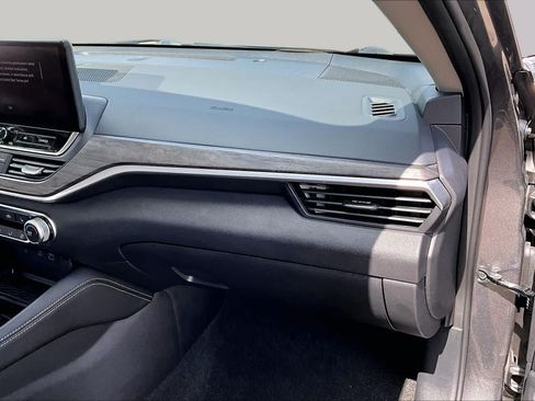 Certified 2024 Nissan Altima 2.5 SV w/ SV Premium Package FWD image 18