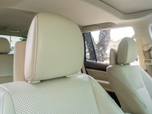 Used 2011 Lexus GX 460 Premium AWD/4WD image 46