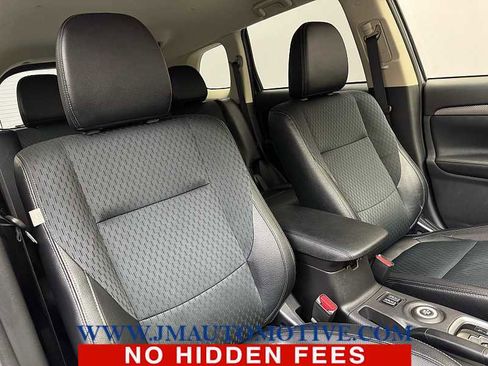 Used 2015 Mitsubishi Outlander SE AWD/4WD image 22