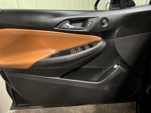 Used 2017 Chevrolet Cruze Premier image 12