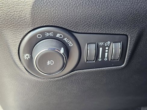 New 2026 Jeep Compass Latitude image 18