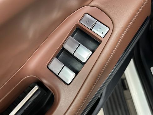 Used 2025 Lincoln Navigator L Reserve AWD/4WD image 21