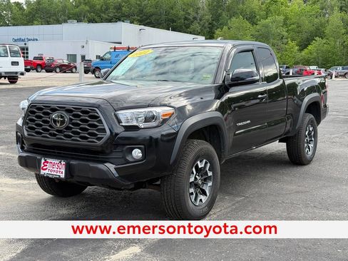 Certified 2022 Toyota Tacoma TRD Off-Road AWD/4WD image 1