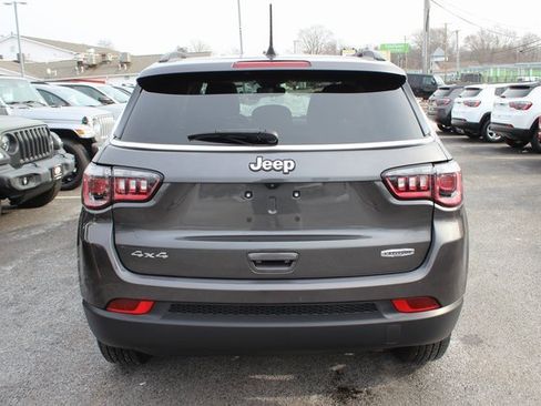 Used 2022 Jeep Compass Latitude w/ Sun and Sound Group image 27