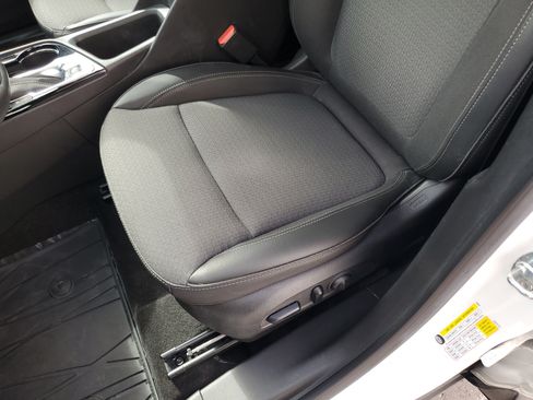 Used 2023 Buick Encore GX Preferred w/ Cold Weather Comfort Package AWD/4WD image 19