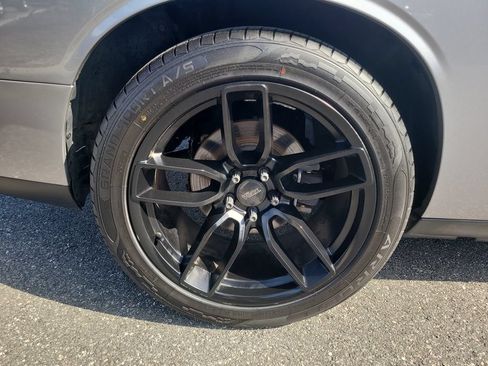 Used 2014 Dodge Challenger R/T RWD image 6