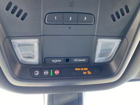 Used 2023 Buick Enclave Essence AWD/4WD image 27