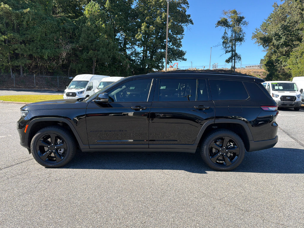 Used 2024 Jeep Grand Cherokee L Altitude AWD/4WD image 4