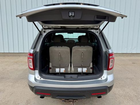 Used 2015 Ford Explorer XLT AWD/4WD image 17