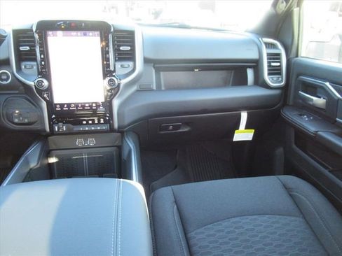 New 2026 RAM 3500 Big Horn AWD/4WD image 15