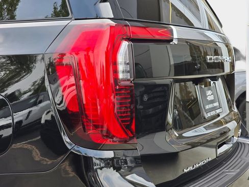 Used 2026 GMC Yukon Denali AWD/4WD image 40