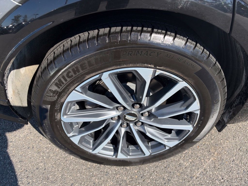 Used 2024 Cadillac Lyriq Sport w/ LPO, Floor Liner Package AWD/4WD image 15