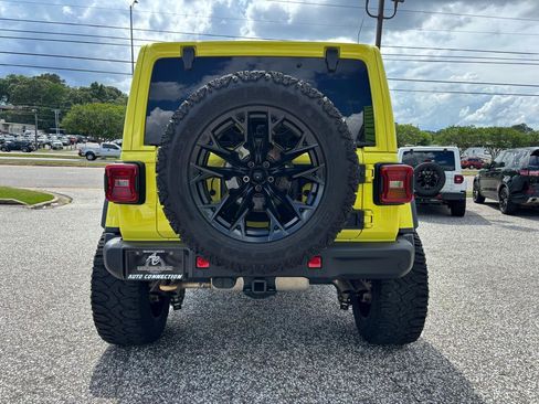 Used 2023 Jeep Wrangler Unlimited Rubicon 392 w/ Xtreme Recon 35" Tire Package AWD/4WD image 8
