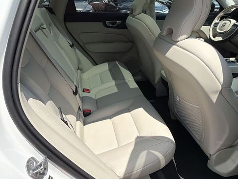 Certified 2025 Volvo XC60 B5 Plus w/ Protection Package Premier AWD/4WD image 30