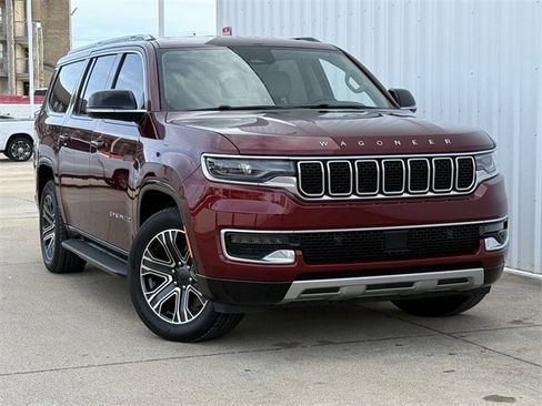 Used 2024 Jeep Wagoneer L Series II image 2