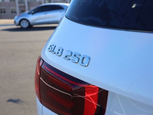 New 2026 Mercedes-Benz GLB 250 4MATIC image 9