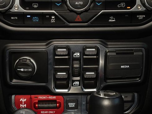 Used 2023 Jeep Wrangler Unlimited Rubicon 4xe AWD/4WD image 22