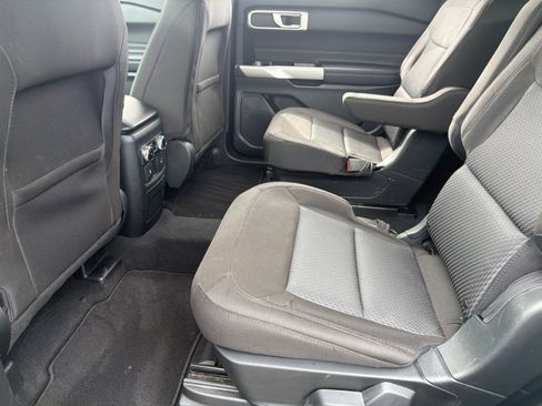 Used 2023 Ford Explorer XLT AWD/4WD image 11